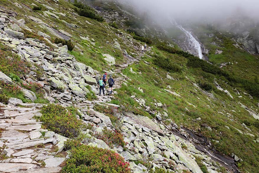 Olperer hut hiking trail.