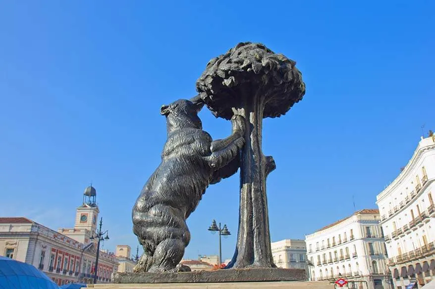 Statue of Bear and Strawberry Tree (El Oso y el Madrono) in Madrid Spain