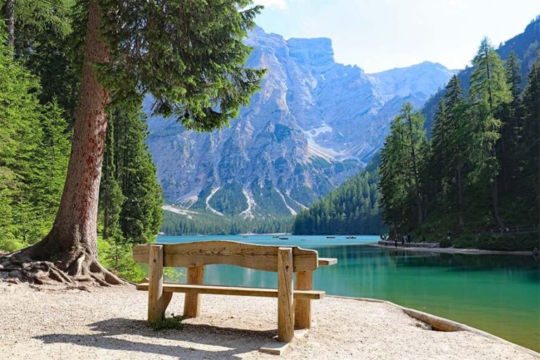 How to Visit Lago di Braies: Things to Do, Hike Info & Tips (Pragser ...