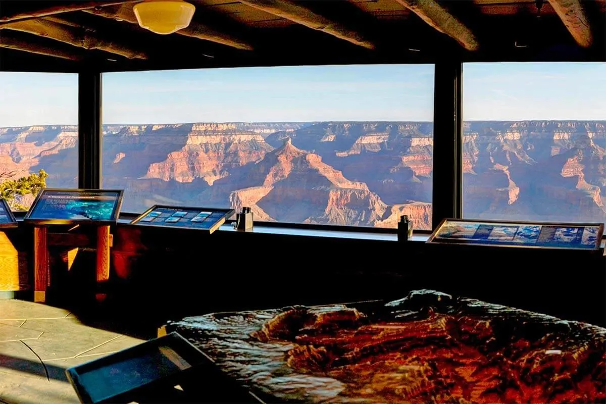 Yavapai Geology Museum with views over the Grand Canyon