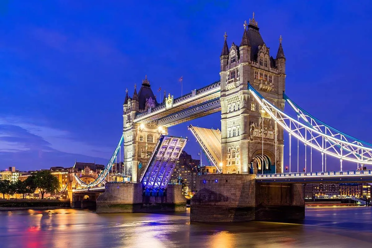 London Tower Bridge at night