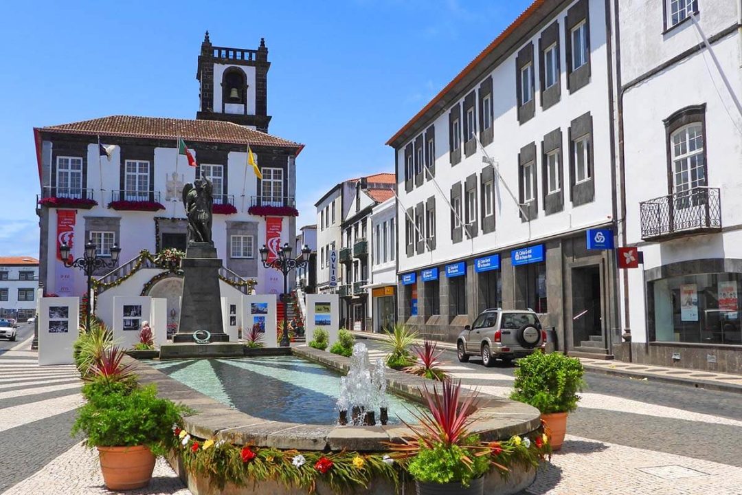 16 Best Things To Do In Ponta Delgada, Azores (+map & Tips)