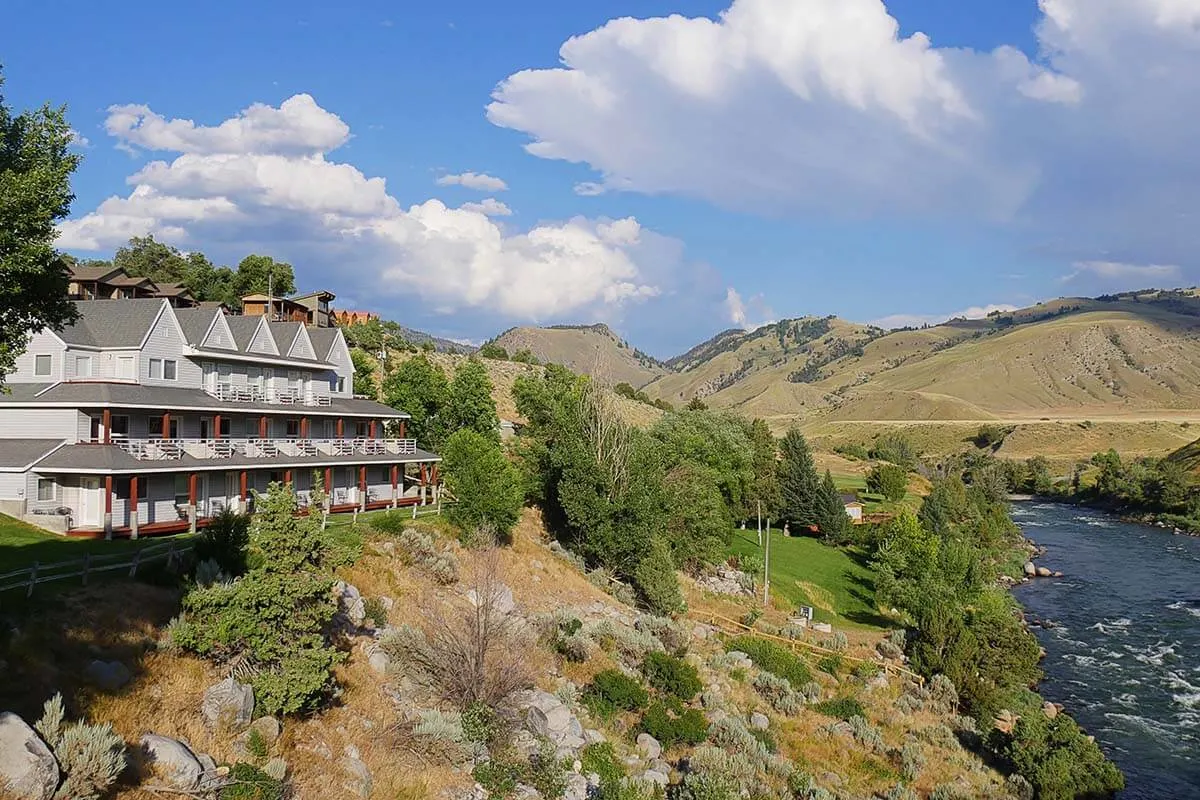 Best hotels near Yellowstone - Absaroka Lodge in Gardinder MT