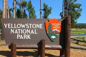 Best towns to stay and best hotels near Yellowstone National Park