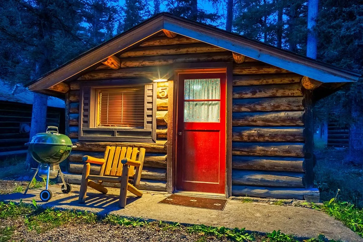 Silver Gate Lodging cabins near Yellowstone National Park