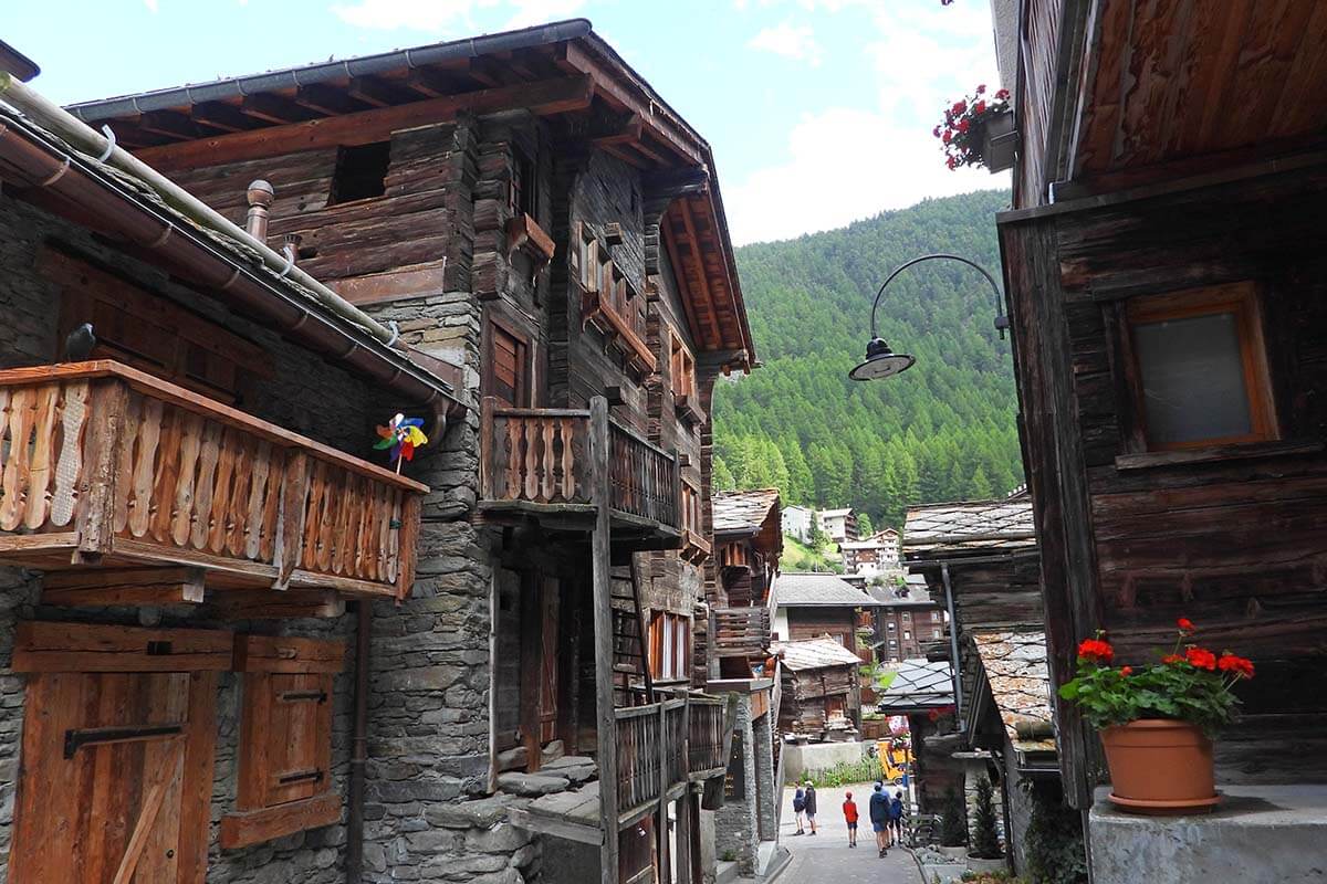 One day in Zermatt - visit the Old Village Hinterdorf