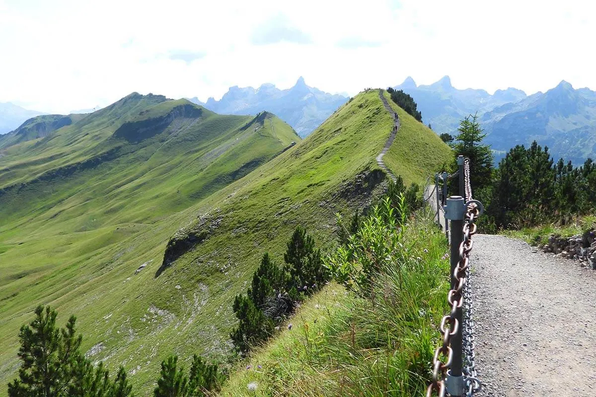 Stoos ridge hike in the direction of Klingenstock