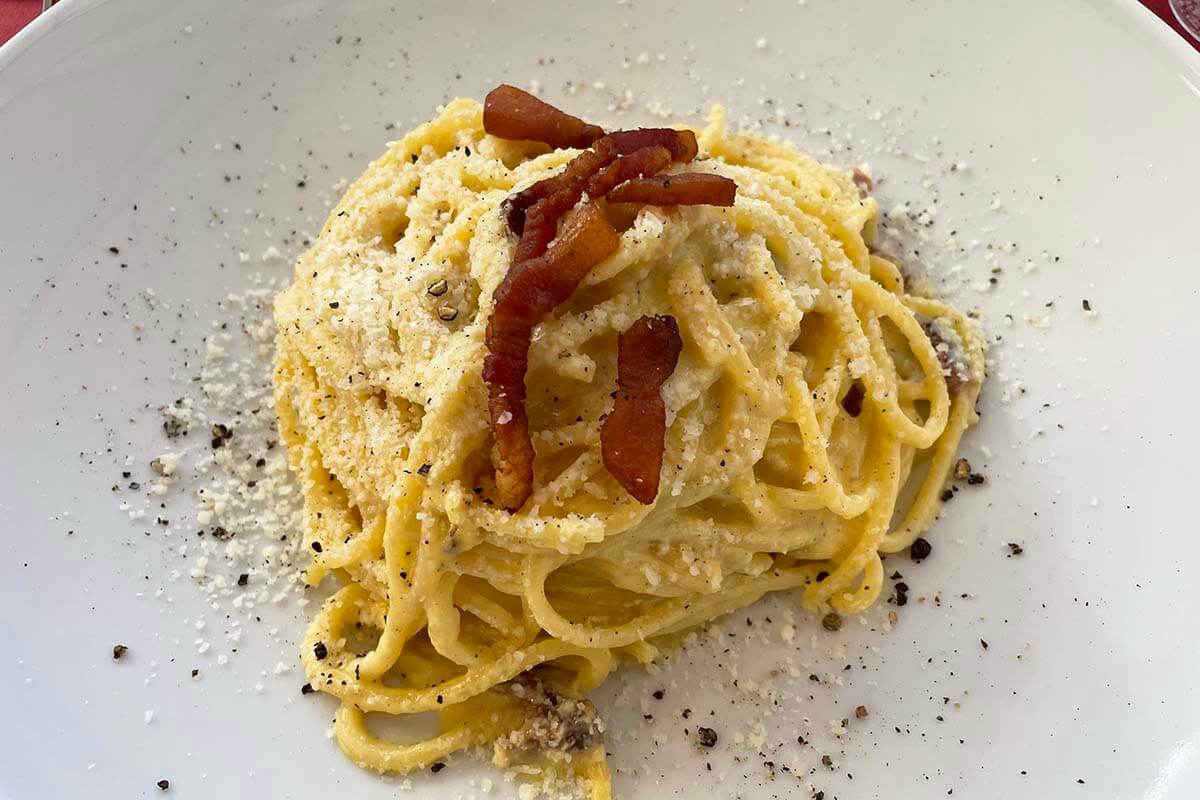 Spaghetti alla carbonara at La Locanda di Pietro restaurant near the Vatican