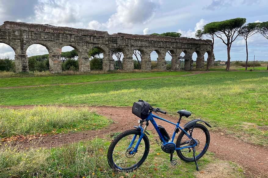 Visit Rome by bike - aqueducts tour