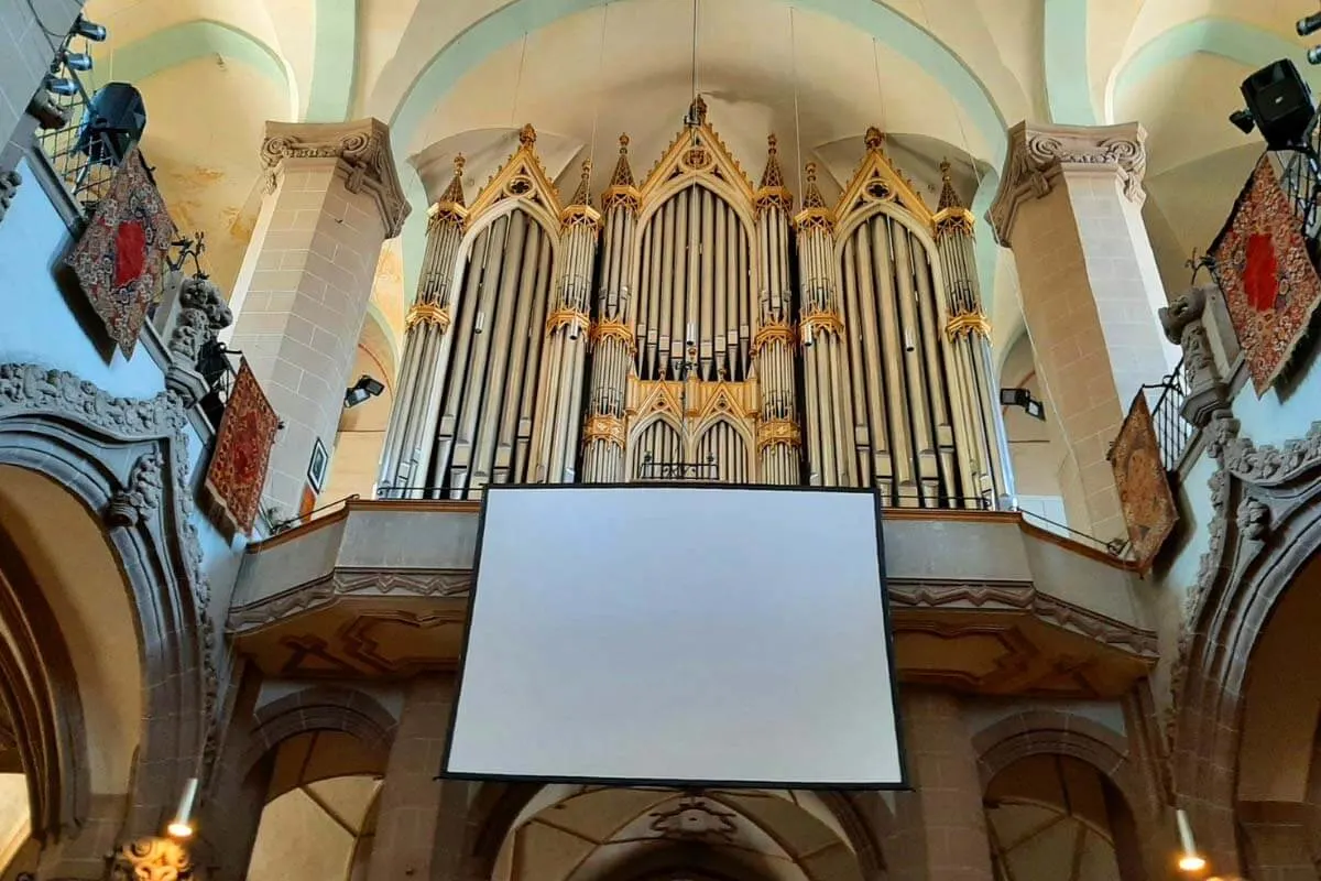 Brasov Black Church - organ and Anatolian carpets