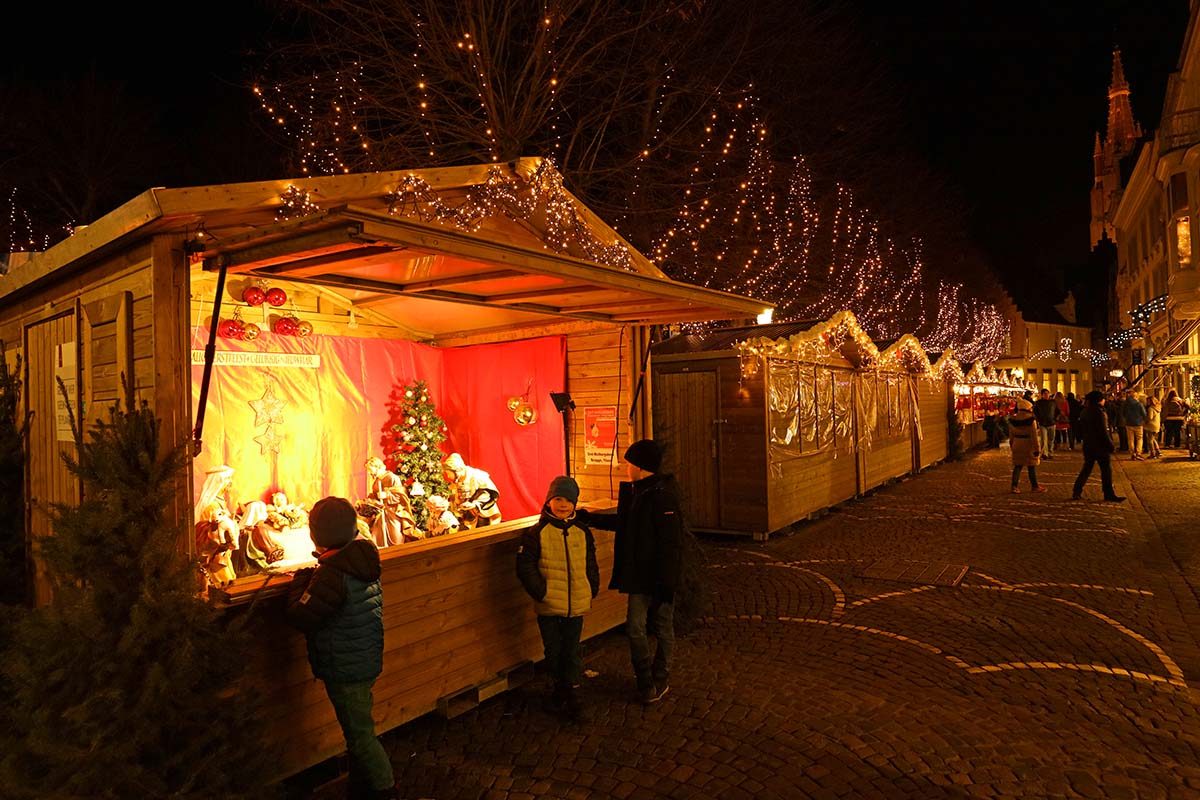 Bruges Christmas market at Simon Stevinplein