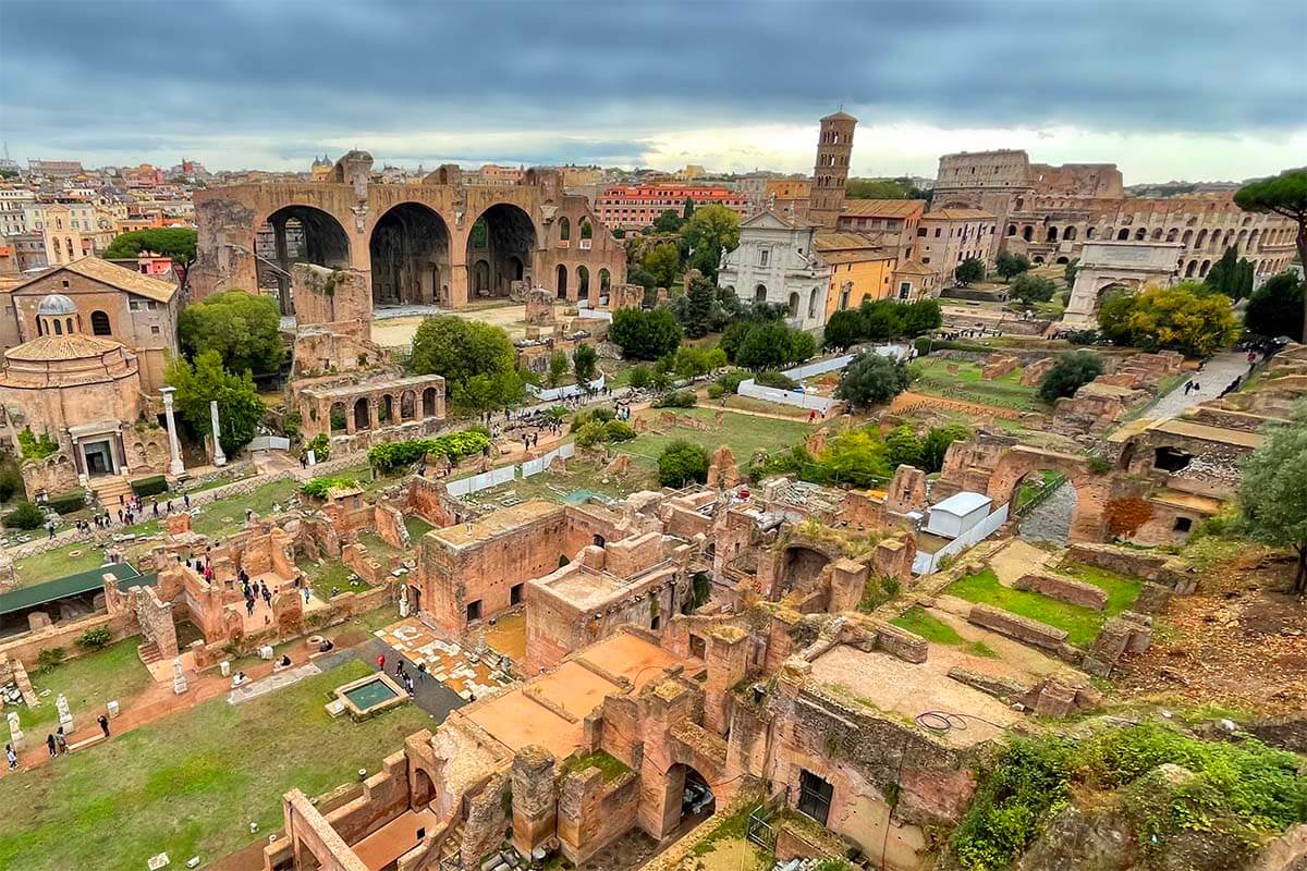 Best places to visit in Rome - Forum Romanum