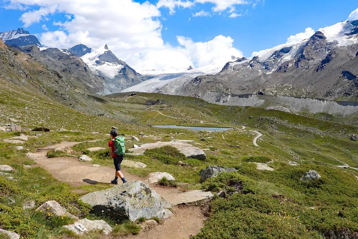 Hiking to Stellisee