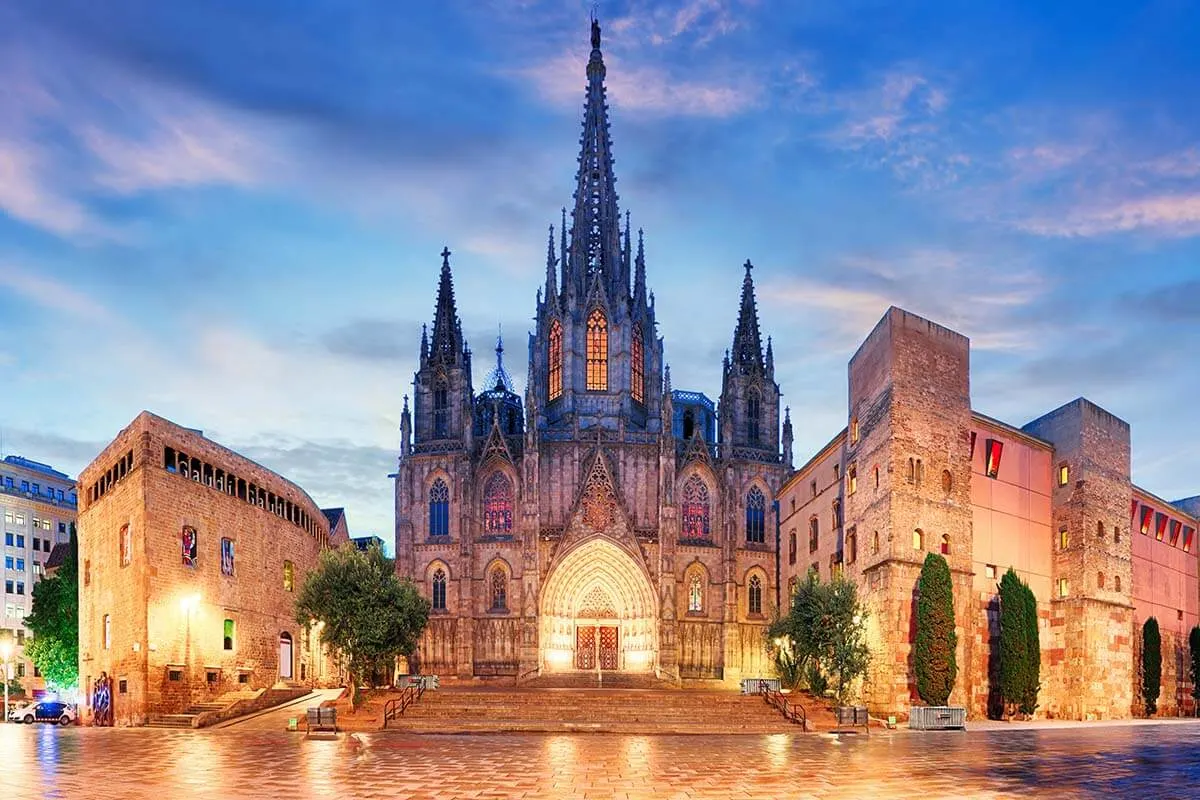 28 BEST Tourist Attractions in Barcelona (+Map & Visit Info)