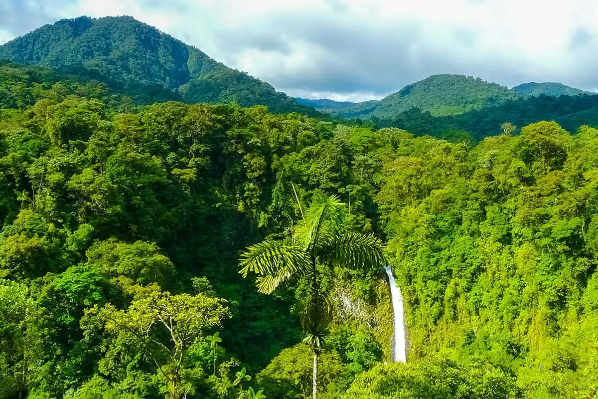 La Fortuna waterfall is one of the best places to see in La Fortuna Arenal Costa Rica