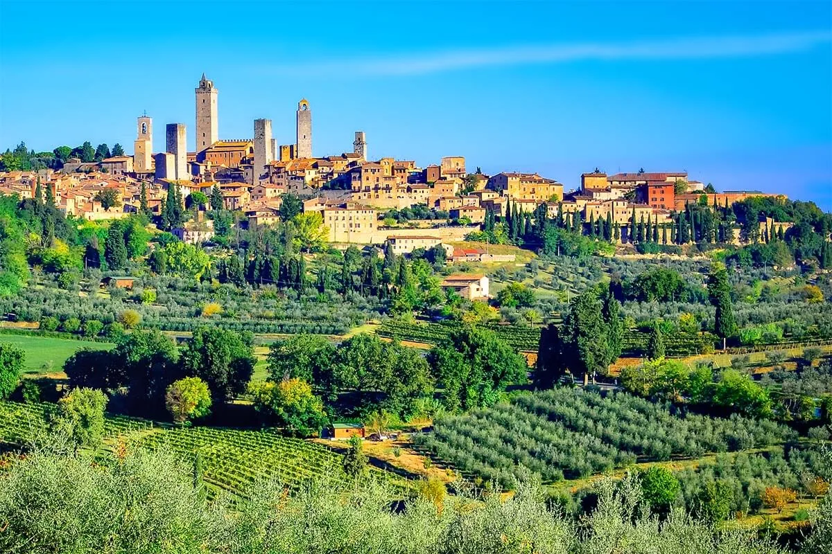 San Gimignano and Tuscan countryside - Italy itinerary