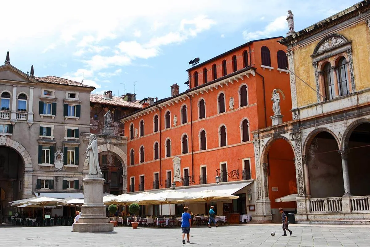 Best things to do in Verona - Piazza dei Signori