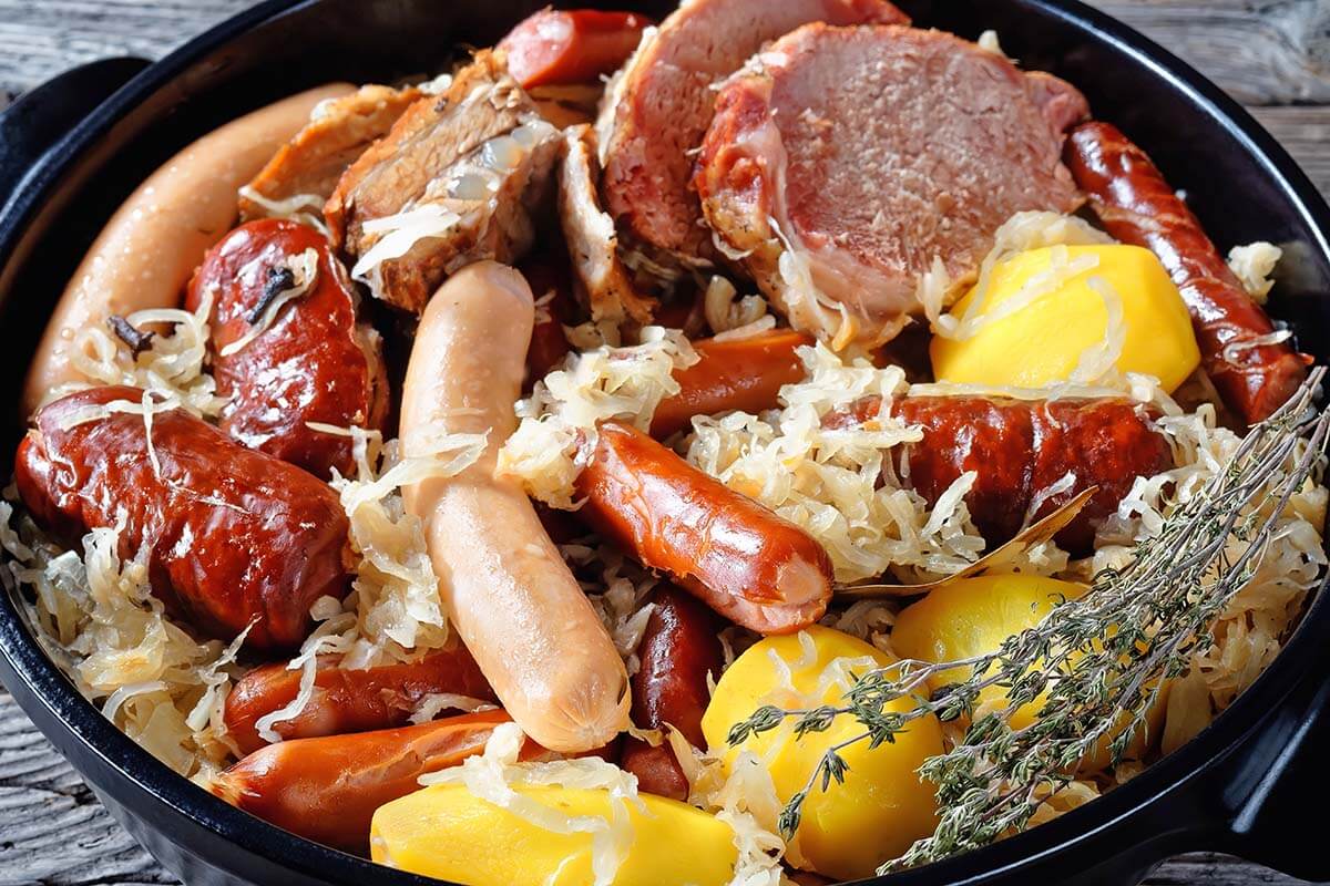 Choucroute à l'Alsacienne - Alsatian sauerkraut