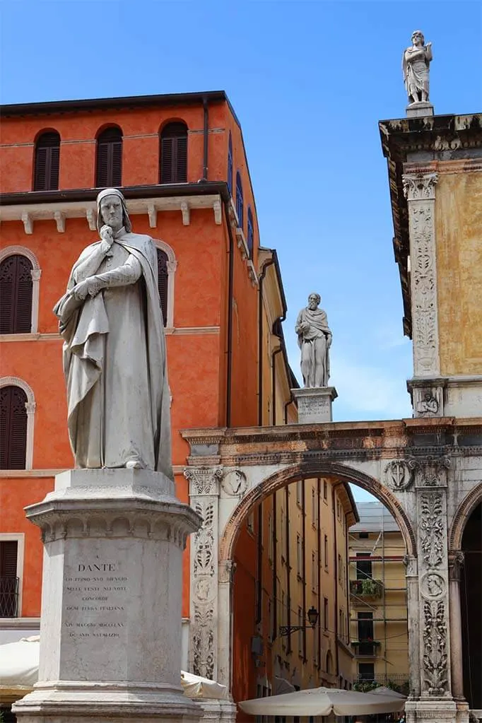 Dante statue on Piazza dei Signori in Verona