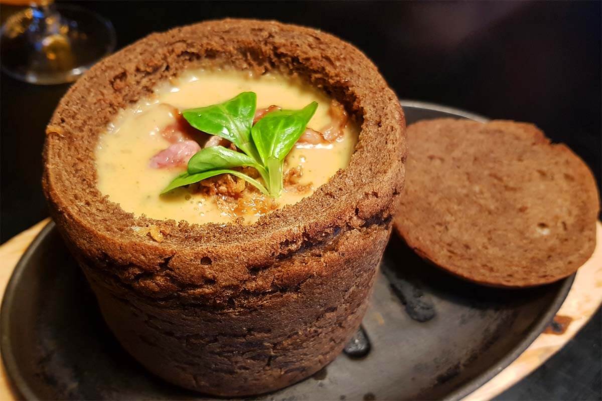 Lithuanian mushroom soup served in dark bread