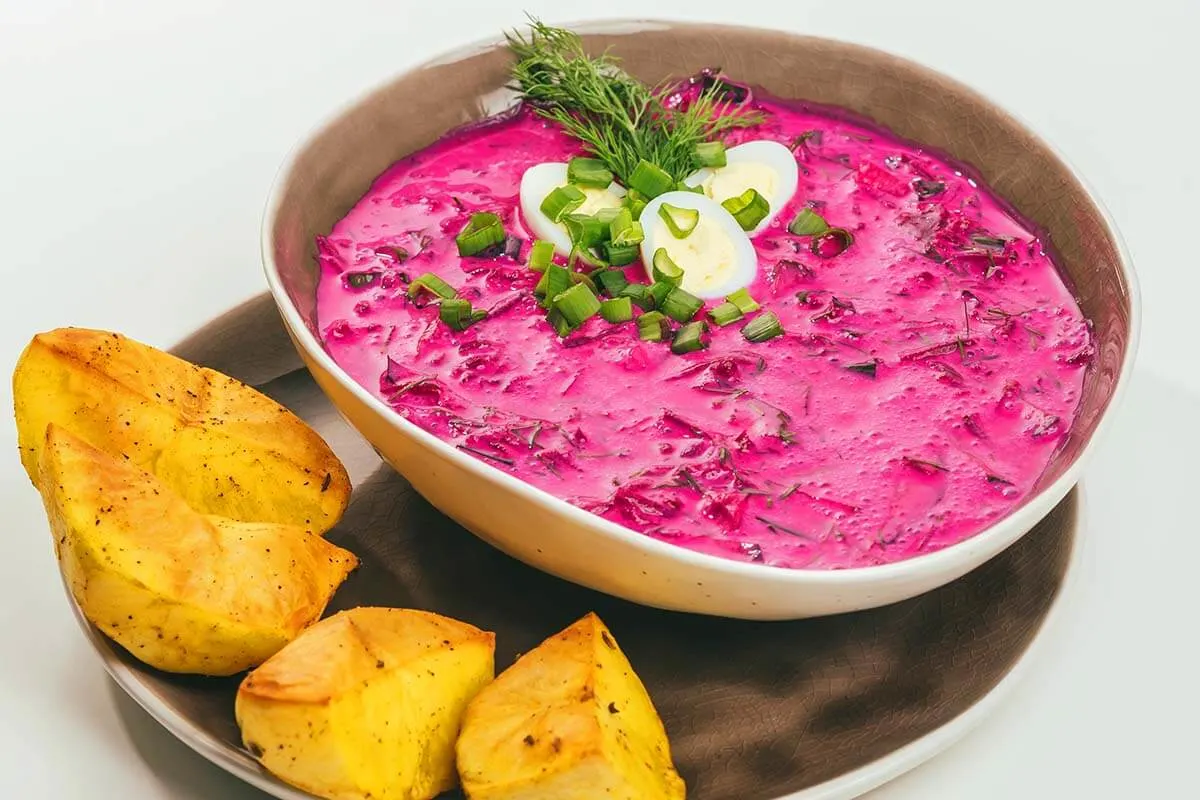 Šaltibarščiai su bulvem - traditional Lithuanian cold beetroot soup