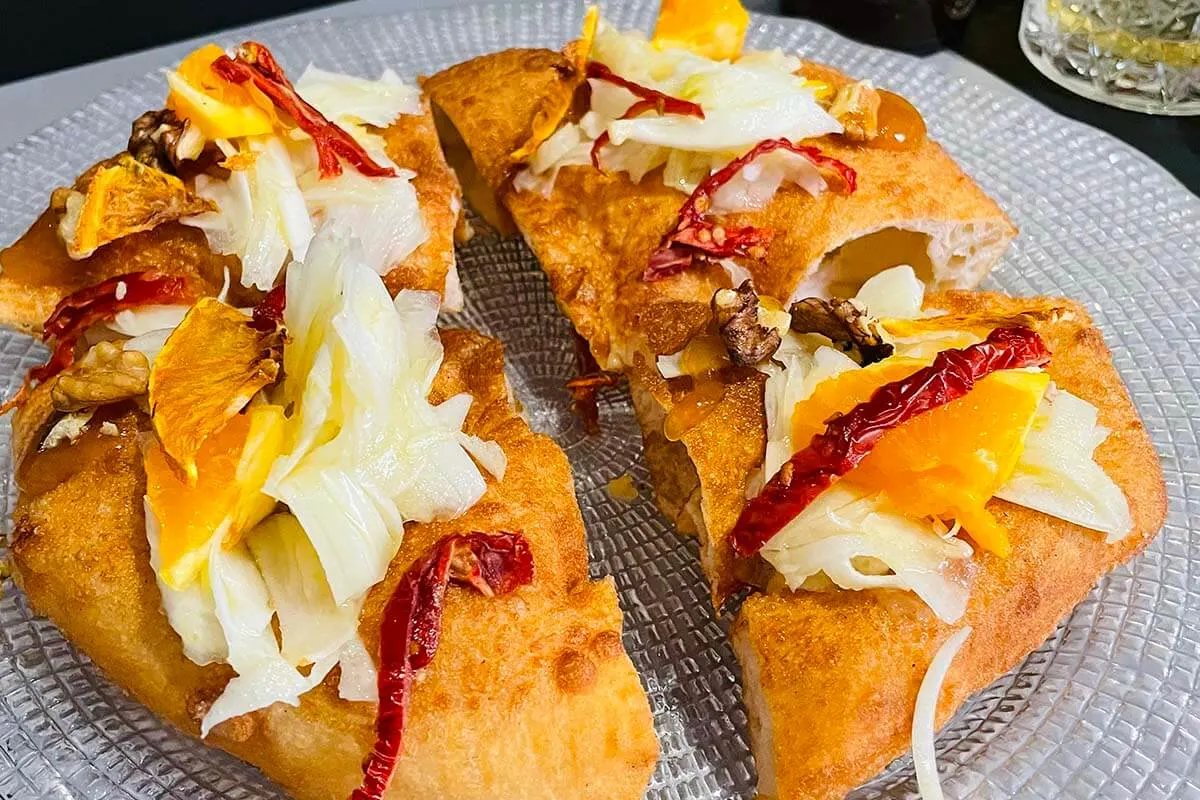 Fried pizza at Isabella De Cham Pizza Fritta restaurant in Naples