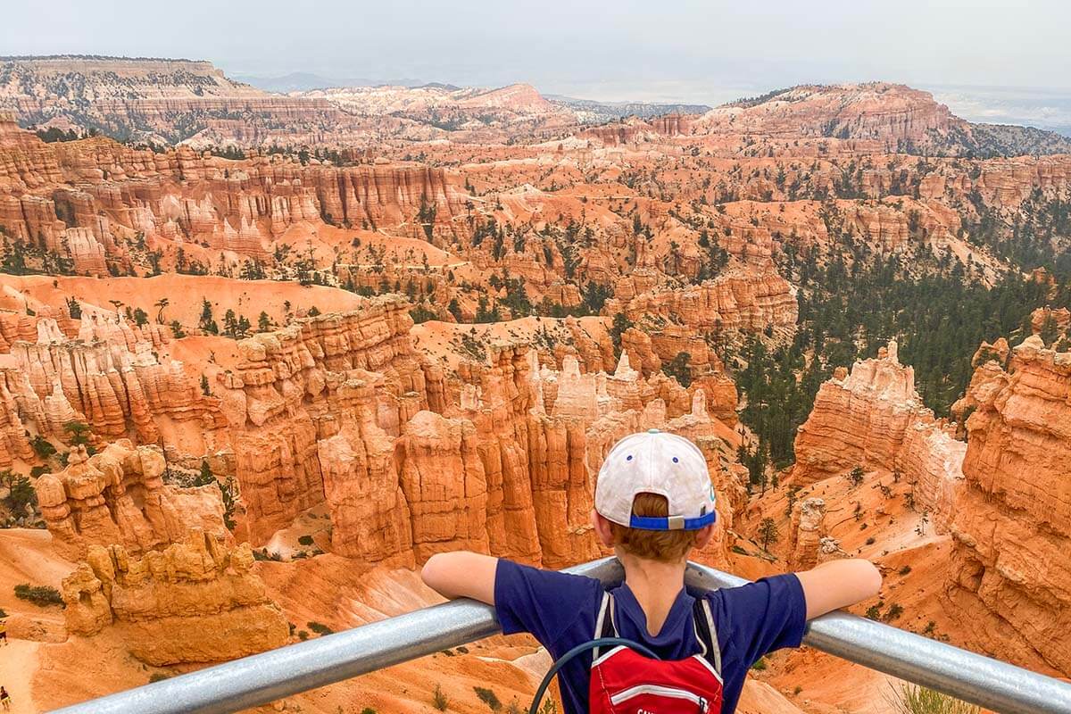 Child at Sunset Point viewpoint in Bryce Canyon