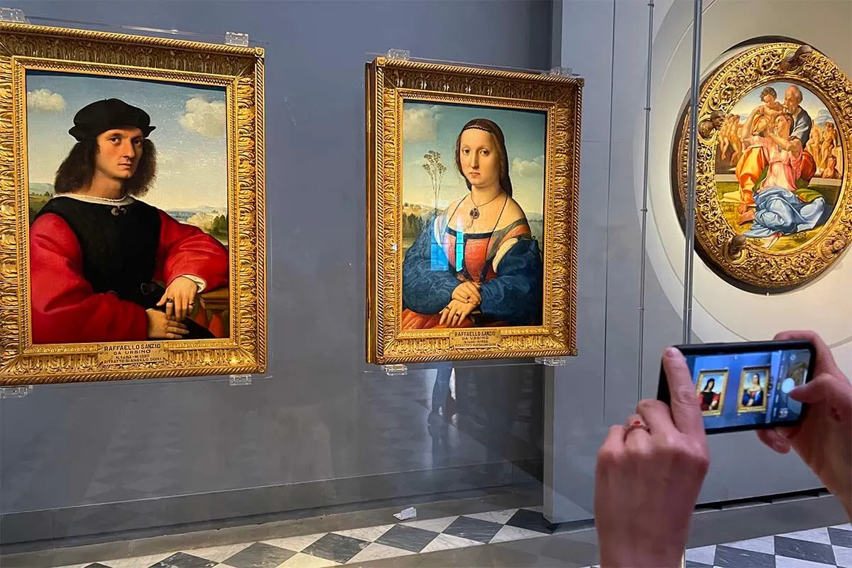 Portraits of Agnolo and Maddalena Doni by Raffaello - Uffizi Gallery in Florence