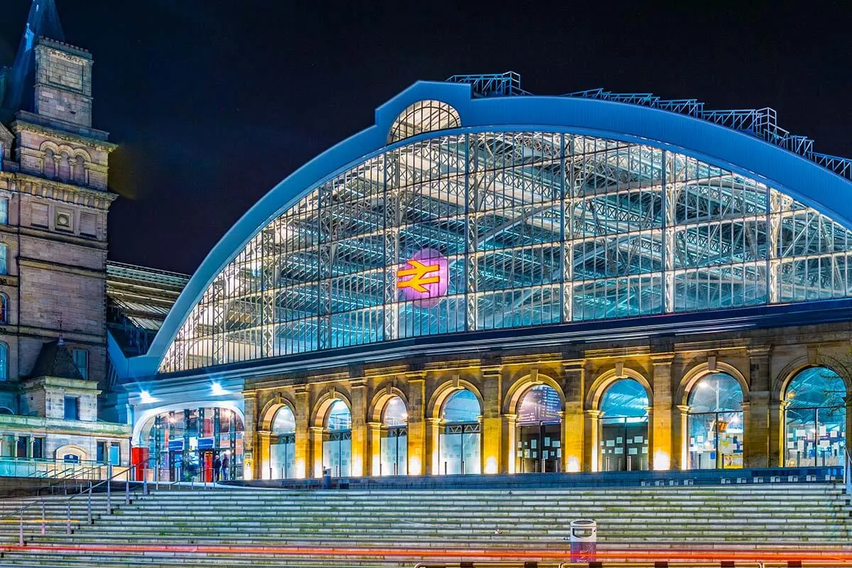 Liverpool Lime Street railway station in the evening
