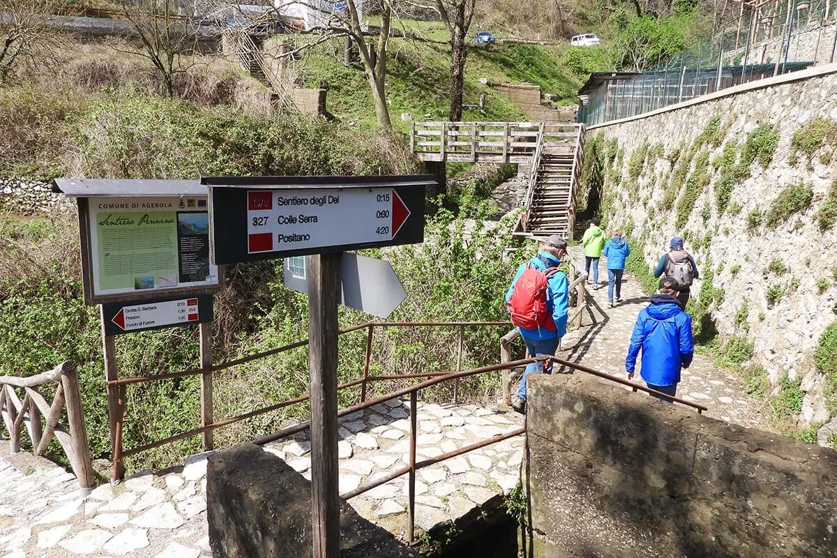 Hiking signs to the Path of the Gods from Bomerano