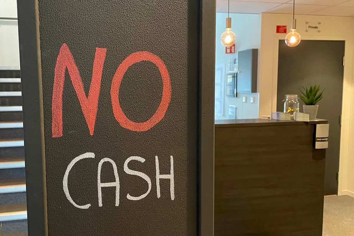 No cash sign in a hotel in Norway