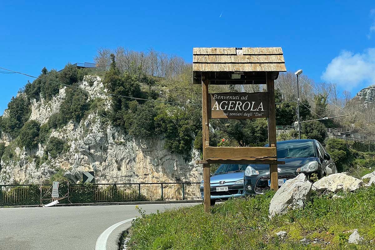 Welcome to Agerola sign on the way to the Path of the Gods trailhead