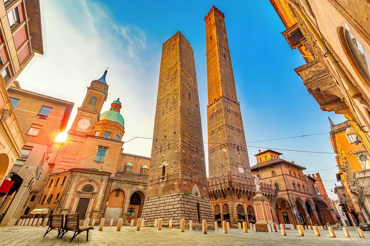 19 Top Places to See & Best Things to Do in Bologna, Italy (+Map)