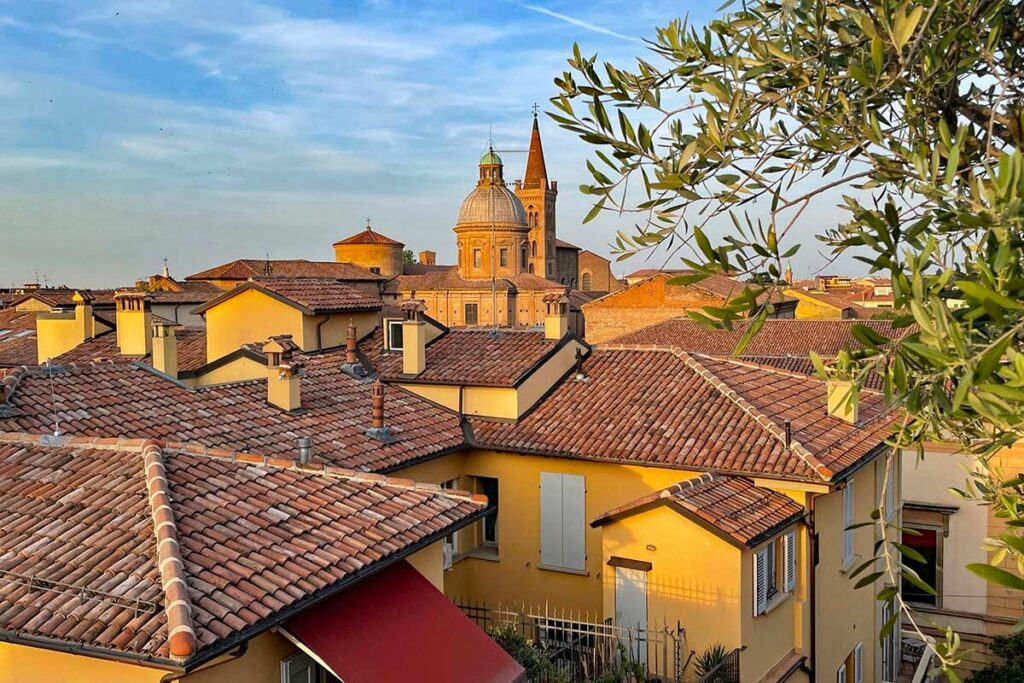 19 Top Places to See & Best Things to Do in Bologna, Italy (+Map & Tips)