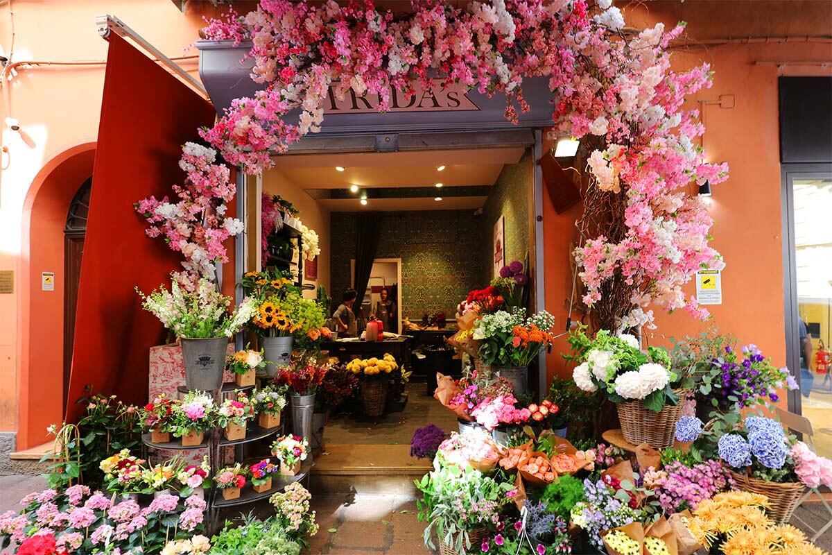 Flower shop in Quadrilatero neighborhood in Bologna