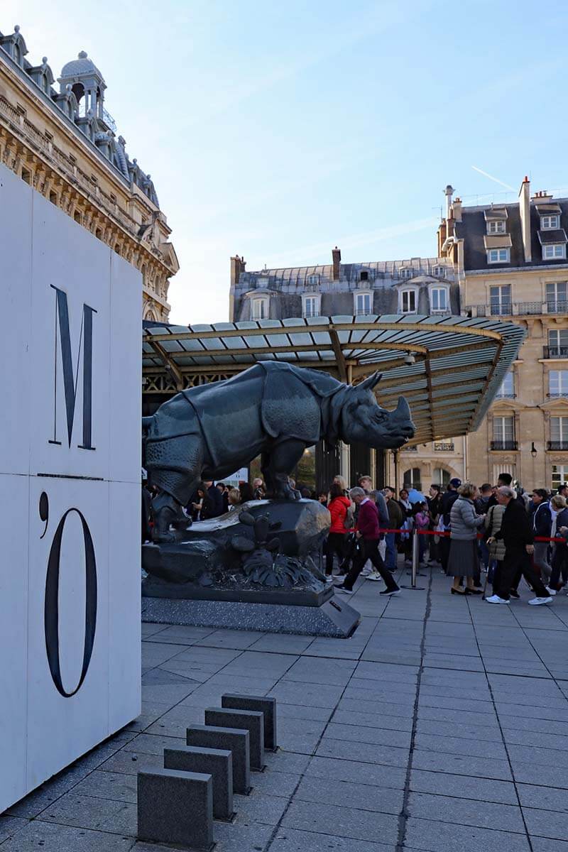 Musee d'Orsay entrance and security lines in Paris