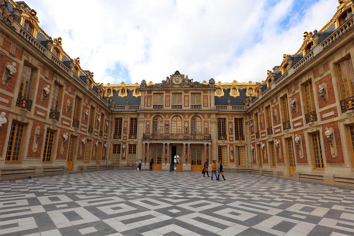 The exterior of the Palace of Versailles