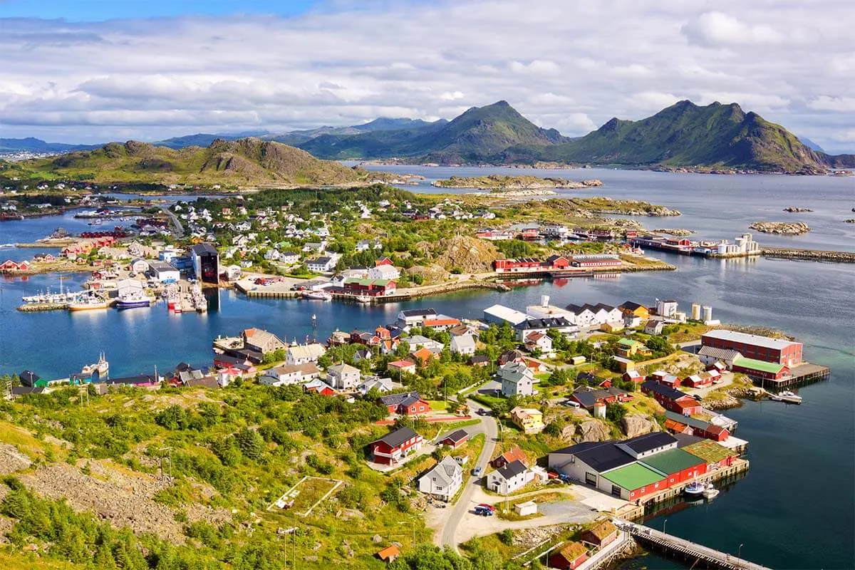 Ciudad de Ballstad en Lofoten Noruega