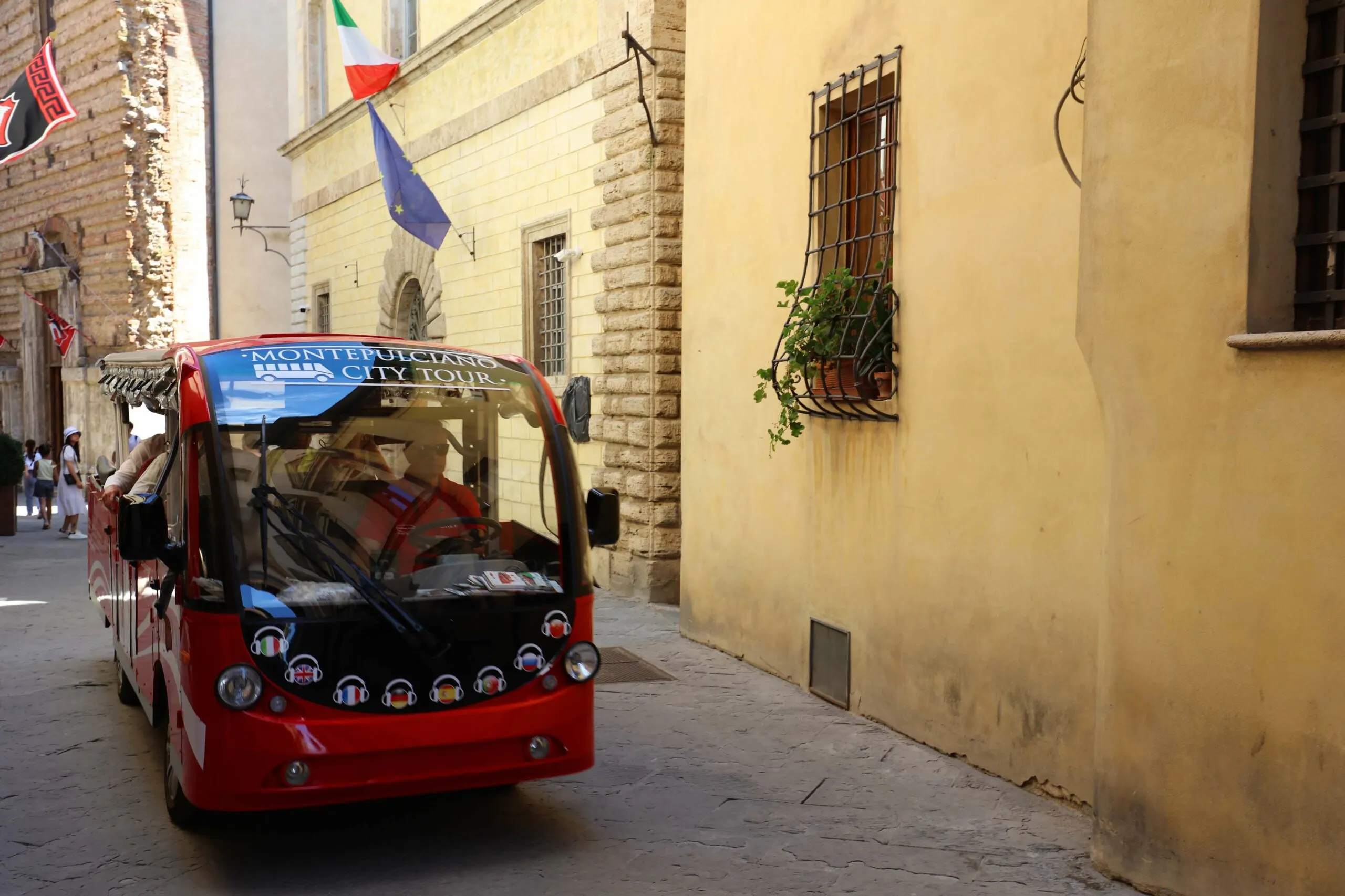 Montepulciano City Tour hop on hop off bus