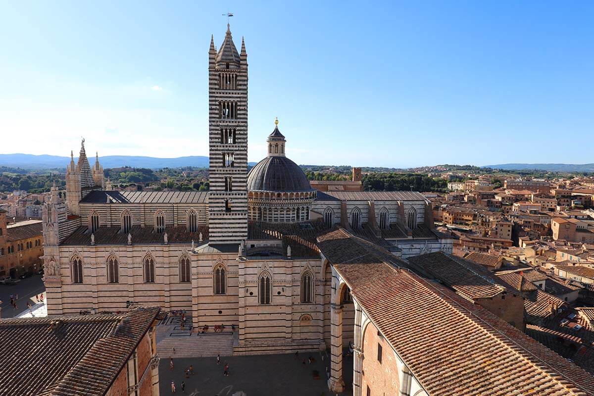 Vista de la catedral de Siena desde la terraza Facciatone del Nuevo Duomo