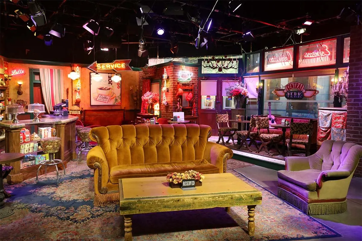 Central Perk Friends film set - Warner Bros studio tour in Los Angeles