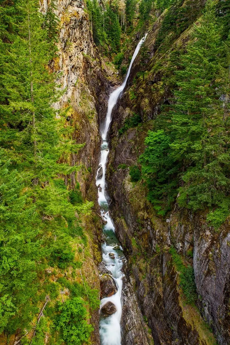 Gorge Creek Falls in North Cascades National Park (USA)