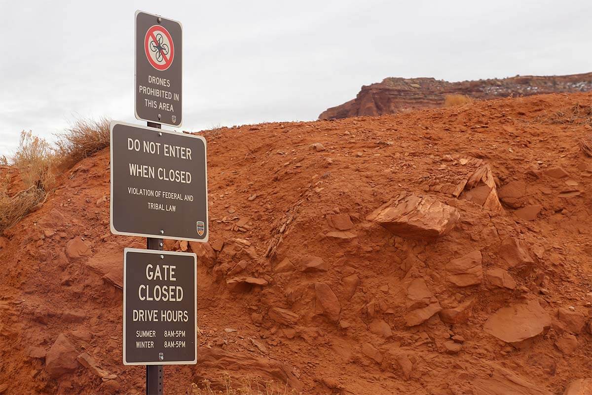Information signs at the entrance of the Monument Valley Scenic Drive