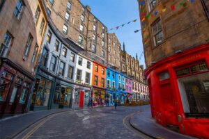 17 Best Tourist Attractions & Things To Do In Edinburgh (+ Map)