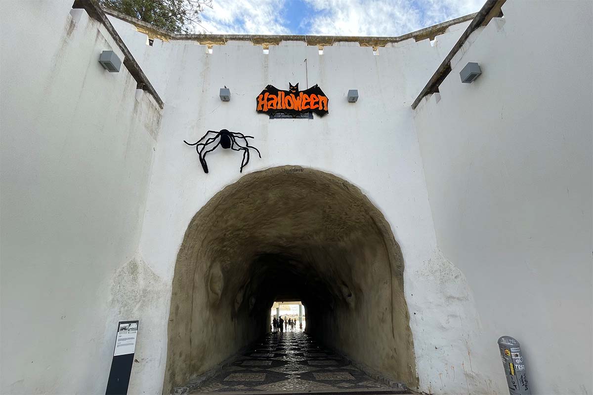 Albufeira tunnel at Halloween