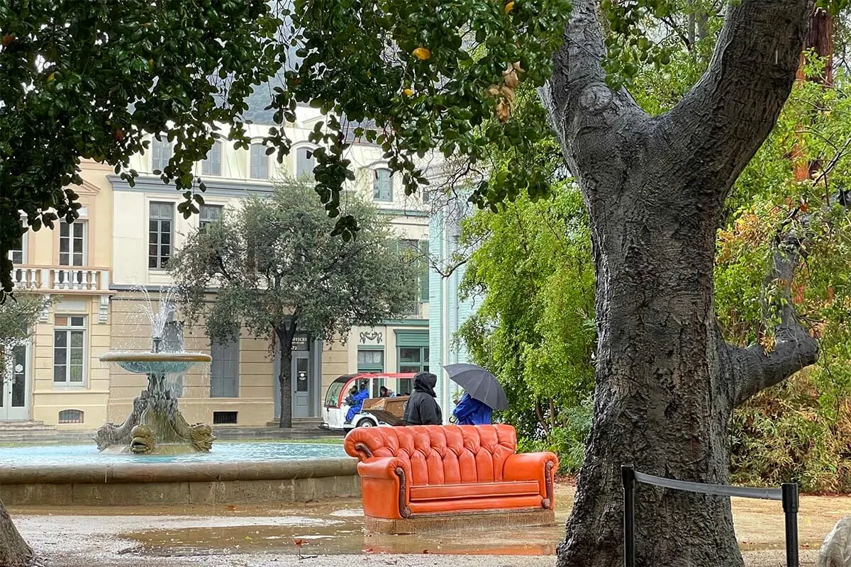 Friends couch and fountain at New York Central Park film set at Warner Bros Studios in Hollywood