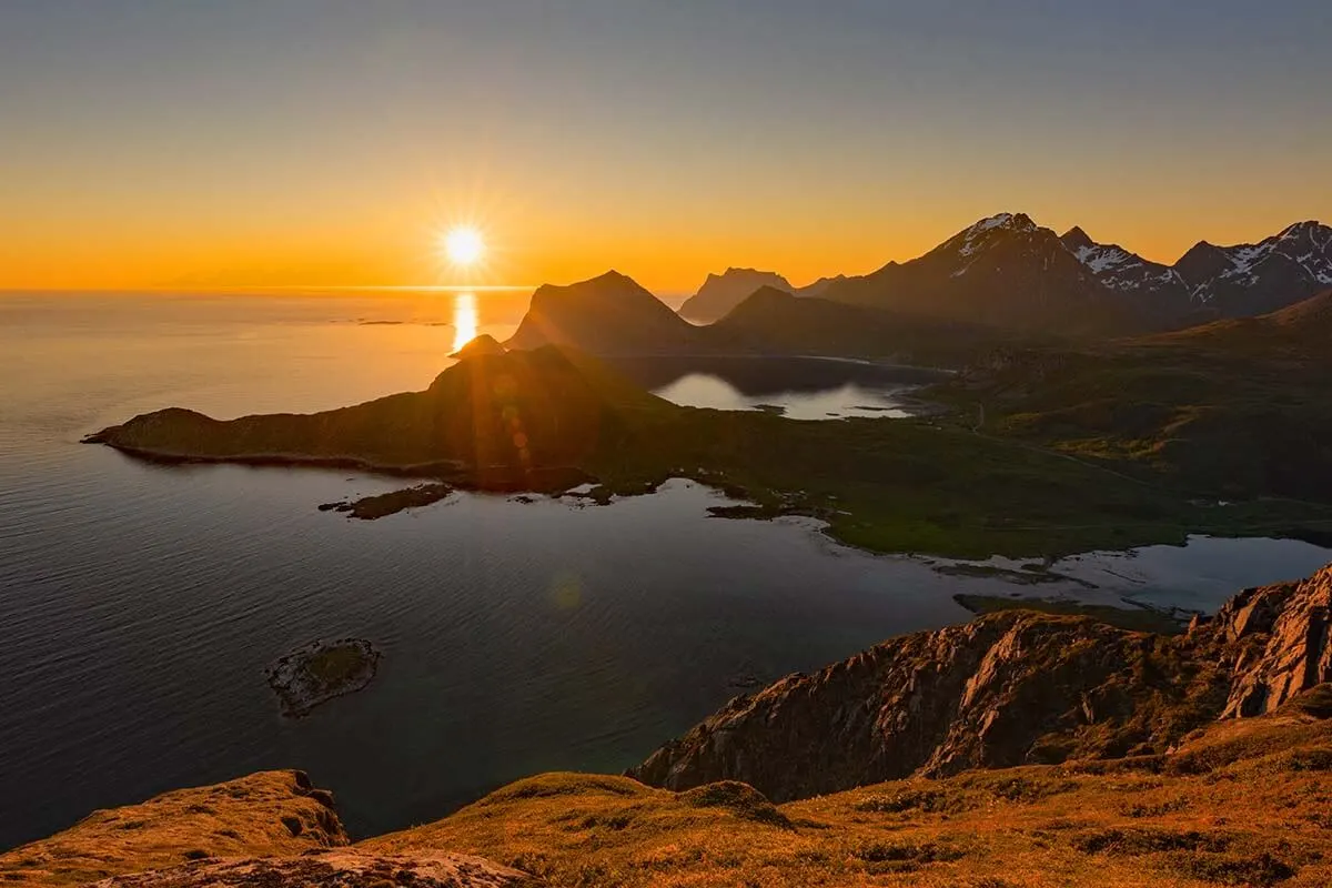 Lofoten midnight sun view from Offersoykammen