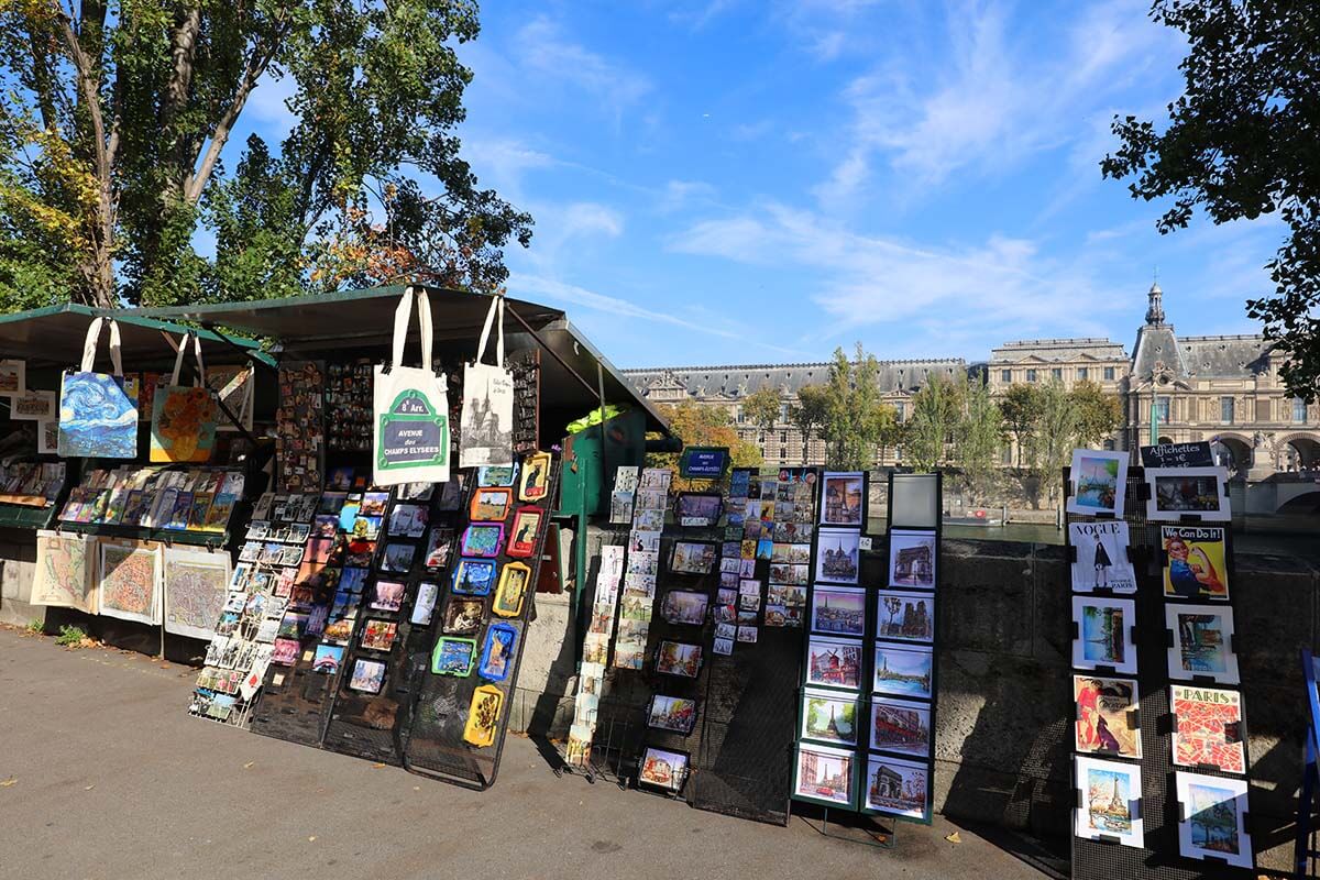 Paris Seine riverside Bouquinistes book stalls