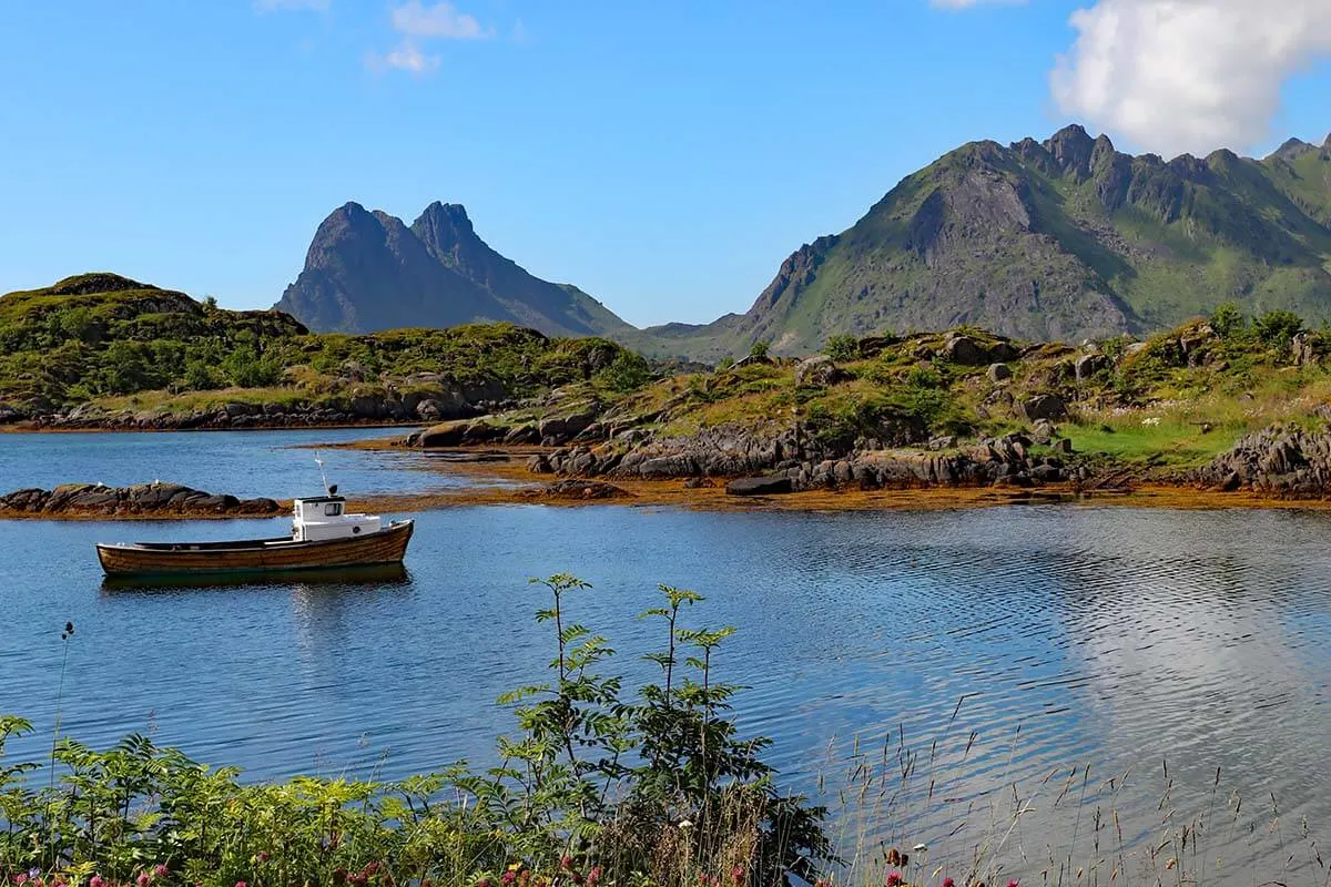 Scenery along the Steineveien Road at Stamsund in Lofoten.