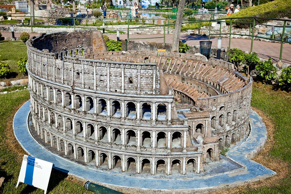 Italia in Miniatura in Rimini - Colosseum